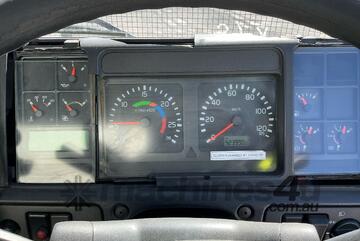 Volvo 2000   FM7 Curtain Sider