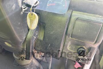 Isuzu 2007   NPR 250 Crew Cab