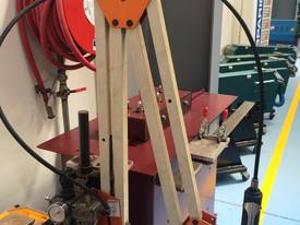 VERTEX TAPPING ARM 500-1600 RANGE PNEUMATIC - picture0' - Click to enlarge