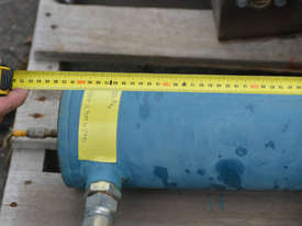 Hydraulic Cylinder used as pressure intensifier  - picture2' - Click to enlarge