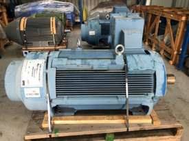 220 kw 300 hp 6 pole 415 v AC Electric Motor - picture0' - Click to enlarge