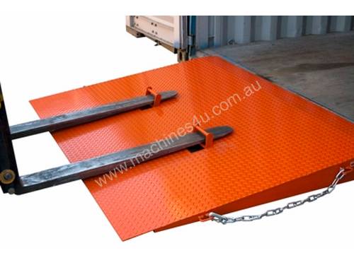 CONTAINER ENTRY RAMP - 6500 Kg SWL