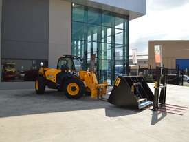 2015 JCB 531-70  - picture0' - Click to enlarge