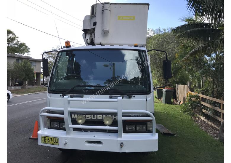 caption Cherry picker Mitsubishi fk600