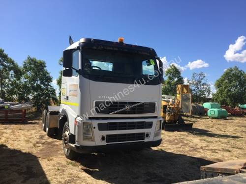 VOLVO 6X4 BOGIE DRIVE PRIME MOVER WITH INTEGRATED SLEEPER  CAB - LOT 37