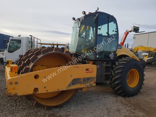 USED 2012 VOLVO 17T PADFOOT ROLLER WITH LOW 500 HOURS