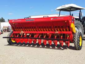 FARMTECH BM 16 SSB SINGLE DISC SEED DRILL + SMALL SEED BOX (3.0M) - picture0' - Click to enlarge
