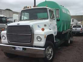 Ford LNT8000 Water truck Truck - picture0' - Click to enlarge