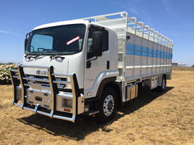 Isuzu FVR 165-300 Stock/Cattle crate Truck - picture0' - Click to enlarge