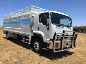 Isuzu FVR 165-300 Stock/Cattle crate Truck - picture1' - Click to enlarge