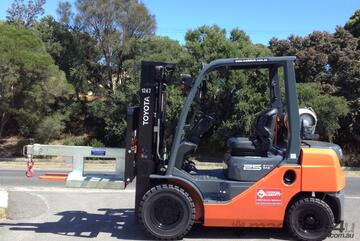 Forklifts with Jib Attachments for   1 to 7 Ton Capacity!