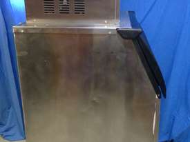 Icematic F200 ice machince Flaker - picture1' - Click to enlarge