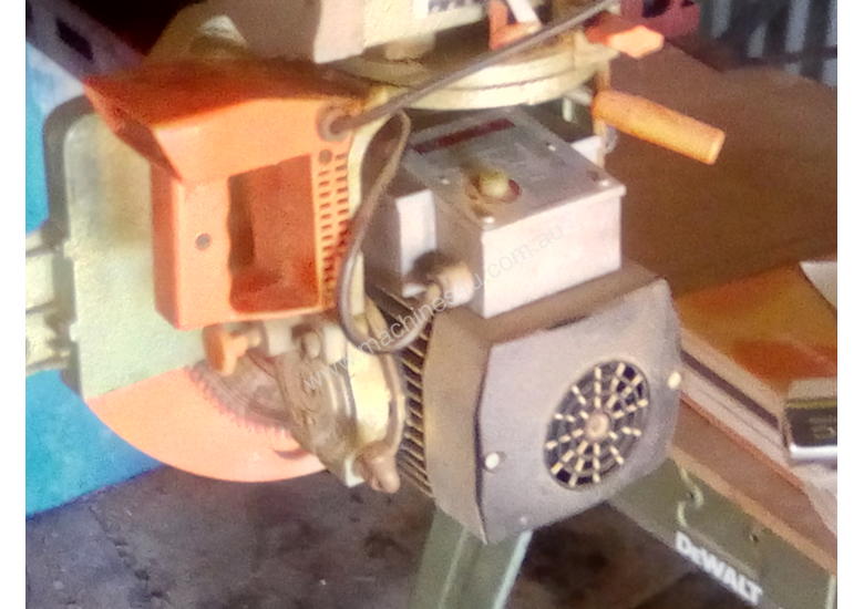 Used 1998 dewalt Radial arm saw an cwitg compound miter cut Radial Arm