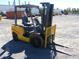 TEU FD25T Forklift - picture0' - Click to enlarge