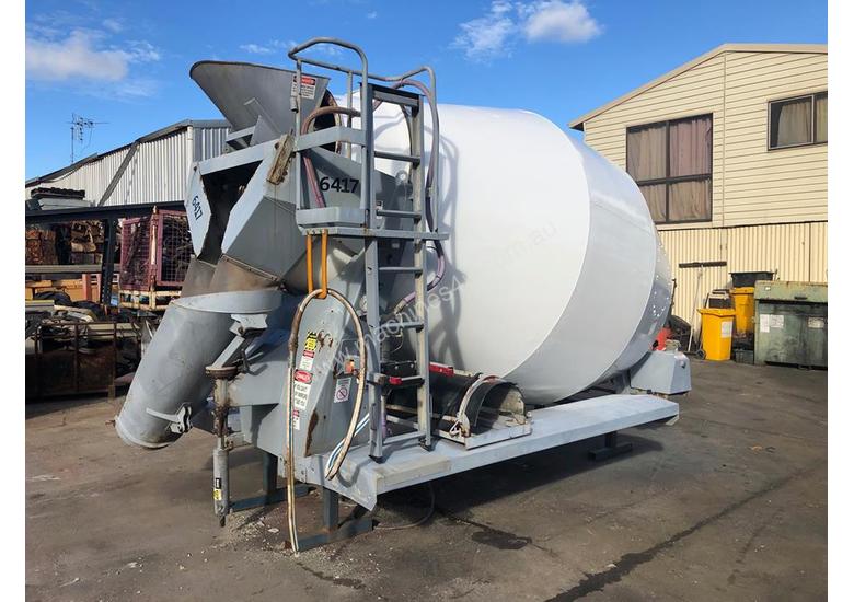 Used 2011 cement mixer Concrete Agitator 6 0 cubic meter Concrete