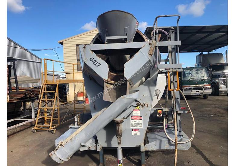 Used 2011 cement mixer Concrete Agitator 6 0 cubic meter Concrete