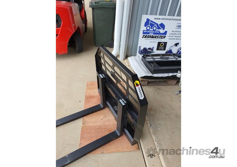 caption Pallet Forks 900kg - Mini Loader