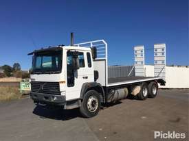 2001 Volvo FL6 - picture2' - Click to enlarge