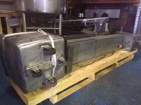 Mincer  150mm ID (s/s contacts) with Bin Lifter - picture1' - Click to enlarge