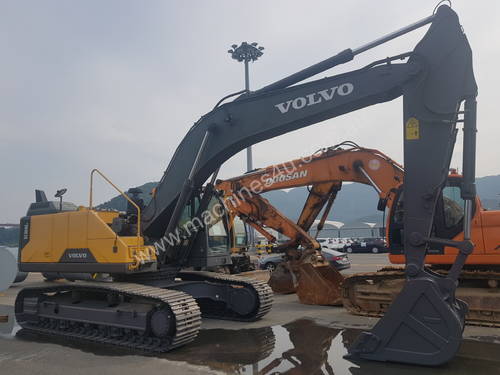 VOLVO EC300EL EXCAVATOR WITH AIR CON ROPS CABIN, EX DEMO (160 HOURS), HAMMER PIPED, LONG CARRIAGE 