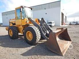 VOLVO L70D Wheel Loader - picture0' - Click to enlarge