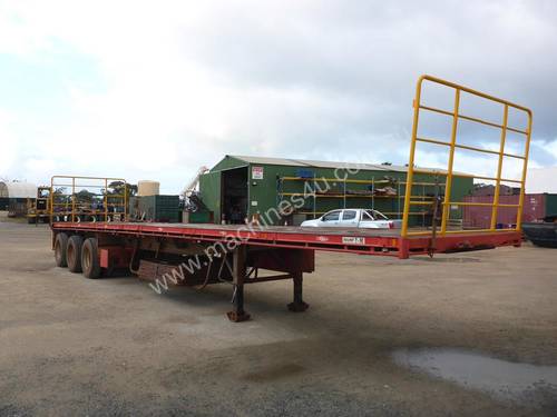 1999 P&J Transport Engineers Freightmaster ST3 Tri Axle 45' Flat Top Lead Trailer - T90