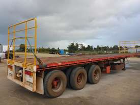 1999 P&J Transport Engineers Freightmaster ST3 Tri Axle 45' Flat Top Lead Trailer - T90 - picture1' - Click to enlarge