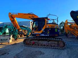 2013 HYUNDAI R235LCR-9 EXCAVATOR ZERO SWING - picture0' - Click to enlarge