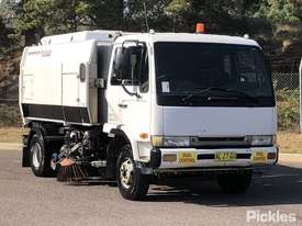 2005 Nissan UD MKB215 - picture0' - Click to enlarge