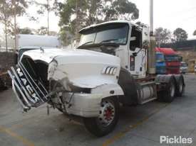 2010 Mack CMMT - picture2' - Click to enlarge