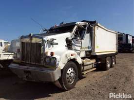 Kenworth T404 SAR - picture1' - Click to enlarge