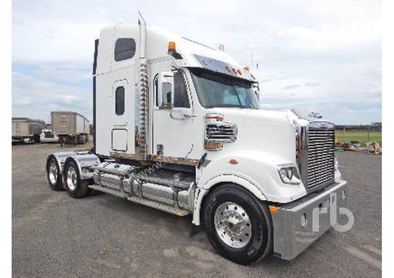 caption FREIGHTLINER CORONADO 114 Prime Mover (T/A)