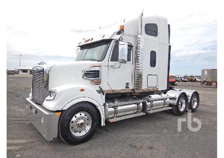 caption FREIGHTLINER CORONADO 114 Prime Mover (T/A)