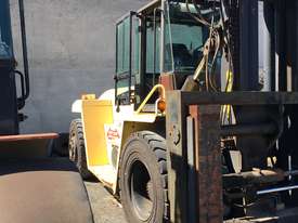 18.0T Diesel Counterbalance Forklift - picture1' - Click to enlarge
