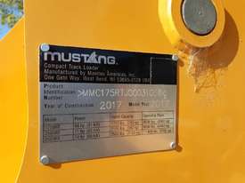 Mustang 1750RT Track loader - picture2' - Click to enlarge