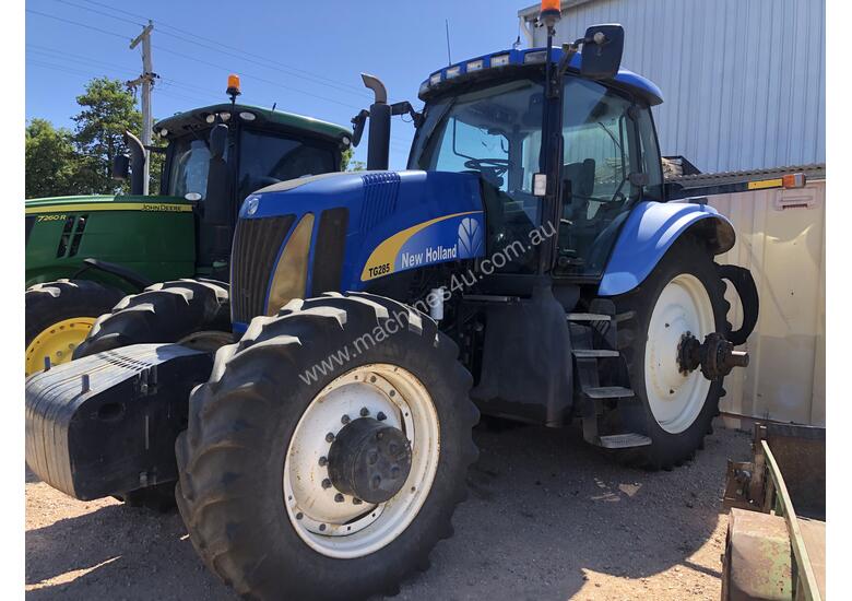 caption New Holland TG285