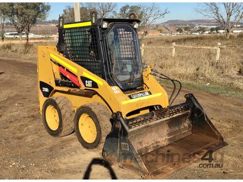 CAT 226B-3 skid steer