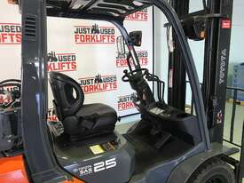 2013 TOYOTA FORKLIFT 32-8FG25 DUAL FUEL LPG / PETROL   - picture2' - Click to enlarge