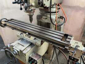 Kent KTM-380 Turret Milling Machine - picture0' - Click to enlarge