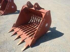 Unused 1295mm Skeleton Bucket to suit Komatsu PC200 - picture0' - Click to enlarge