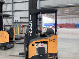 Crown RR5700 Reach Forklift Forklift - picture2' - Click to enlarge