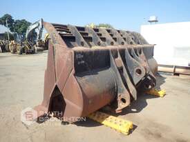 4000MM BUCKET - picture1' - Click to enlarge