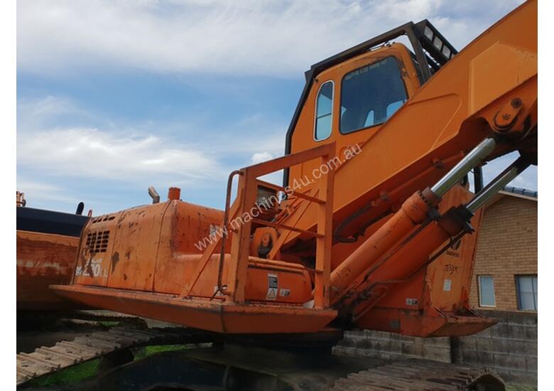 caption DAEWOO SOLAR SL220LL EXCAVATOR WITH LABOUNTY GRAB