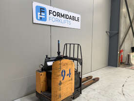 Crown PR4500 Pallet Truck Forklift - picture1' - Click to enlarge