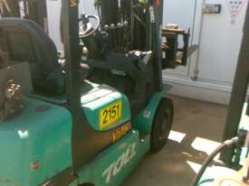 2.5T Counterbalanced Forklift - picture1' - Click to enlarge