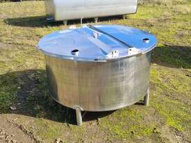 STAINLESS STEEL TANK, MILK VAT 680 LT - picture1' - Click to enlarge