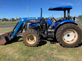 New Holland TD95 FWA/4WD Tractor - picture0' - Click to enlarge