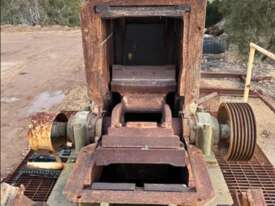 Older Model Jaques Impact Crusher with Electric Motor and Vibrating screen - picture0' - Click to enlarge