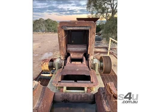 Older Model Jaques Impact Crusher with Electric Motor and Vibrating screen