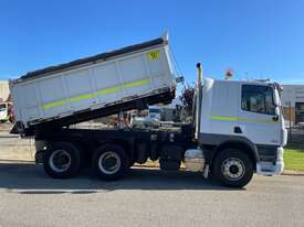 Truck Tipper DAF 84-410 6x4 Auto 410HP Side and End tipper SN1231 1HMK239 - picture0' - Click to enlarge